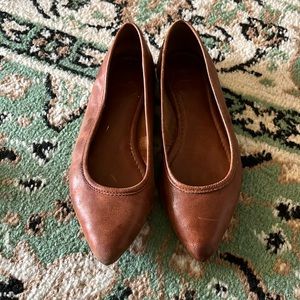 Leather Frye pointy toe flats